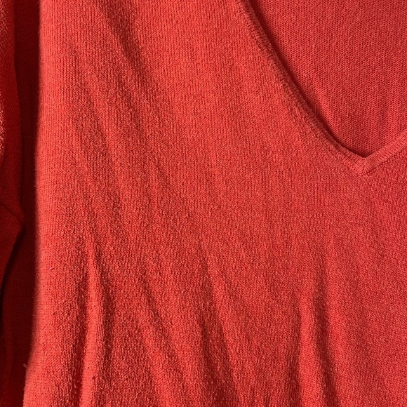 EUC V-neck Old navy sweater - Picture 3 of 3